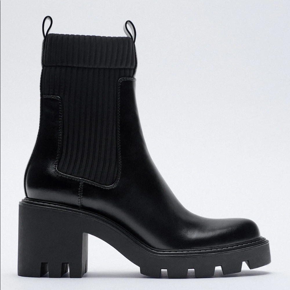 HEELED TRACK SOLE SOCK-STYLE ANKLE BOOTS SZ 9 Brand New Without Box